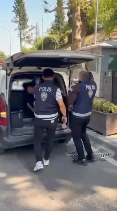 Bursa'da kesinleşmiş hapis cezasıyla aranan 4 kişi yakalandı