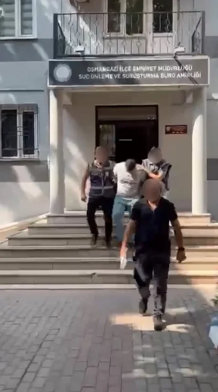 Bursa'da kesinleşmiş hapis cezasıyla aranan 4 kişi yakalandı