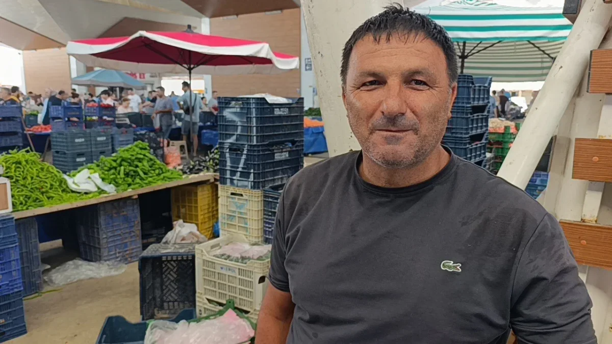 Manavgat'ta doğal karla yapılan karlama sıcakta ilgi görüyor
