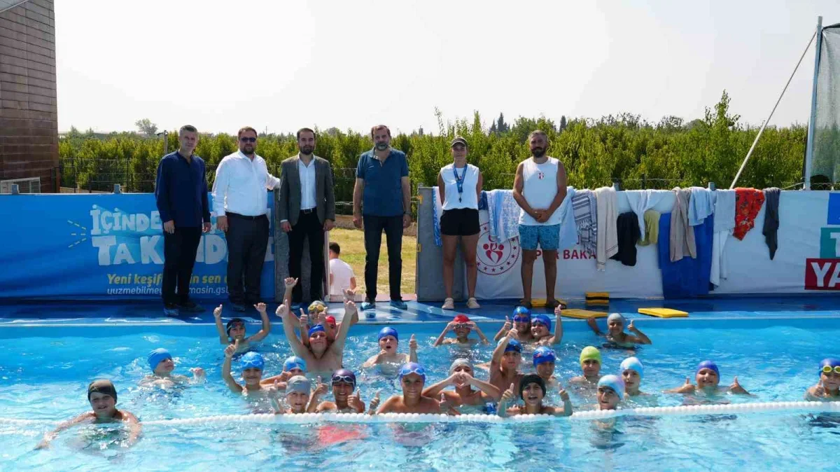 Gürsu'da çocuklara ücretsiz yüzme kursu başladı