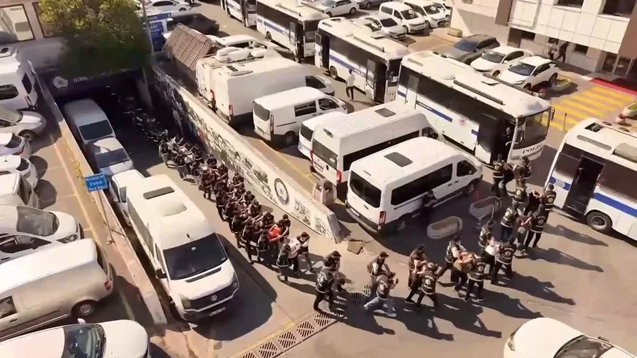 İstanbul'da sokak çetelerine operasyon: 217 gözaltı