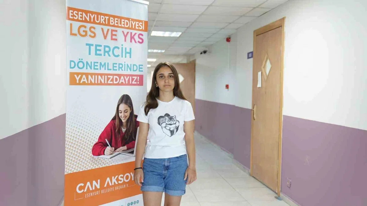 Esenyurt Belediyesi LGS kursu 20 öğrenciyi fen lisesine taşıdı
