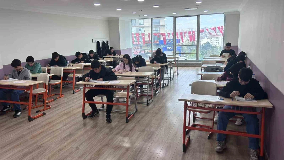 Esenyurt Belediyesi LGS kursu 20 öğrenciyi fen lisesine taşıdı