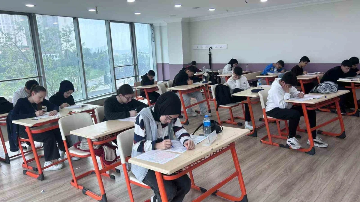 Esenyurt Belediyesi LGS kursu 20 öğrenciyi fen lisesine taşıdı