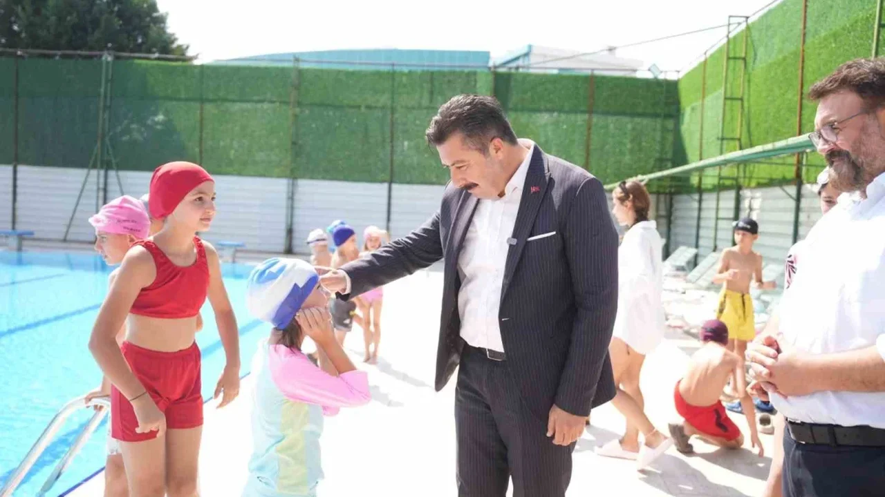 Yenişehir Belediyesi yaz dönemi yüzme kursu 140 öğrenciyle tamamlandı