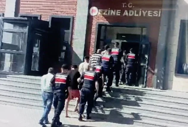 Çanakkale'de göçmen kaçakçılığı operasyonu: 4 tutuklama