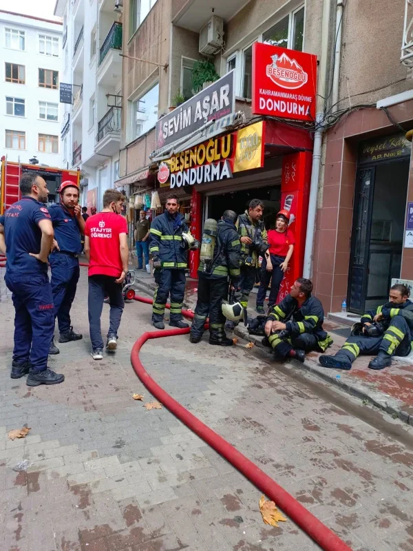 İzmit'te tadilat sırasında çıkan yangın kısa sürede söndürüldü