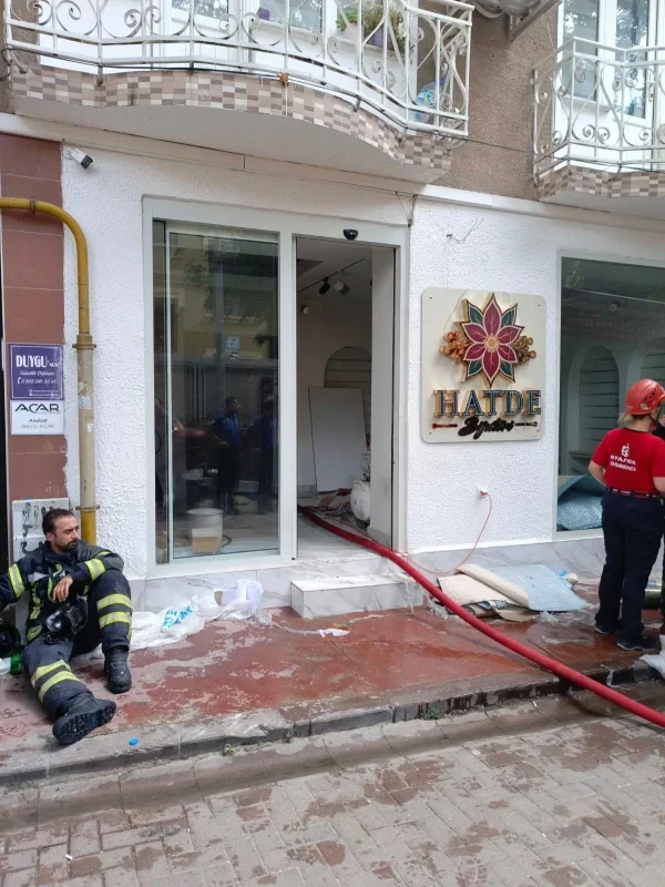 İzmit'te tadilat sırasında çıkan yangın kısa sürede söndürüldü