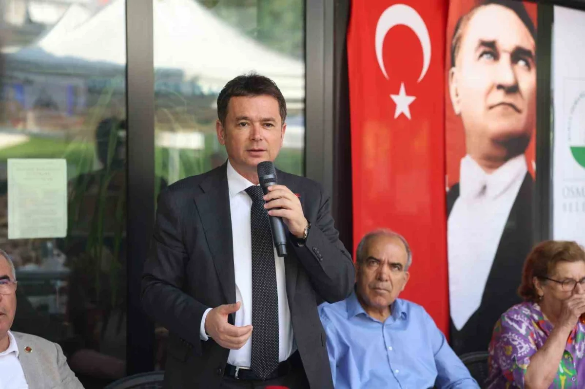 Erkan Aydın Muradiye'de vatandaşların taleplerini dinledi
