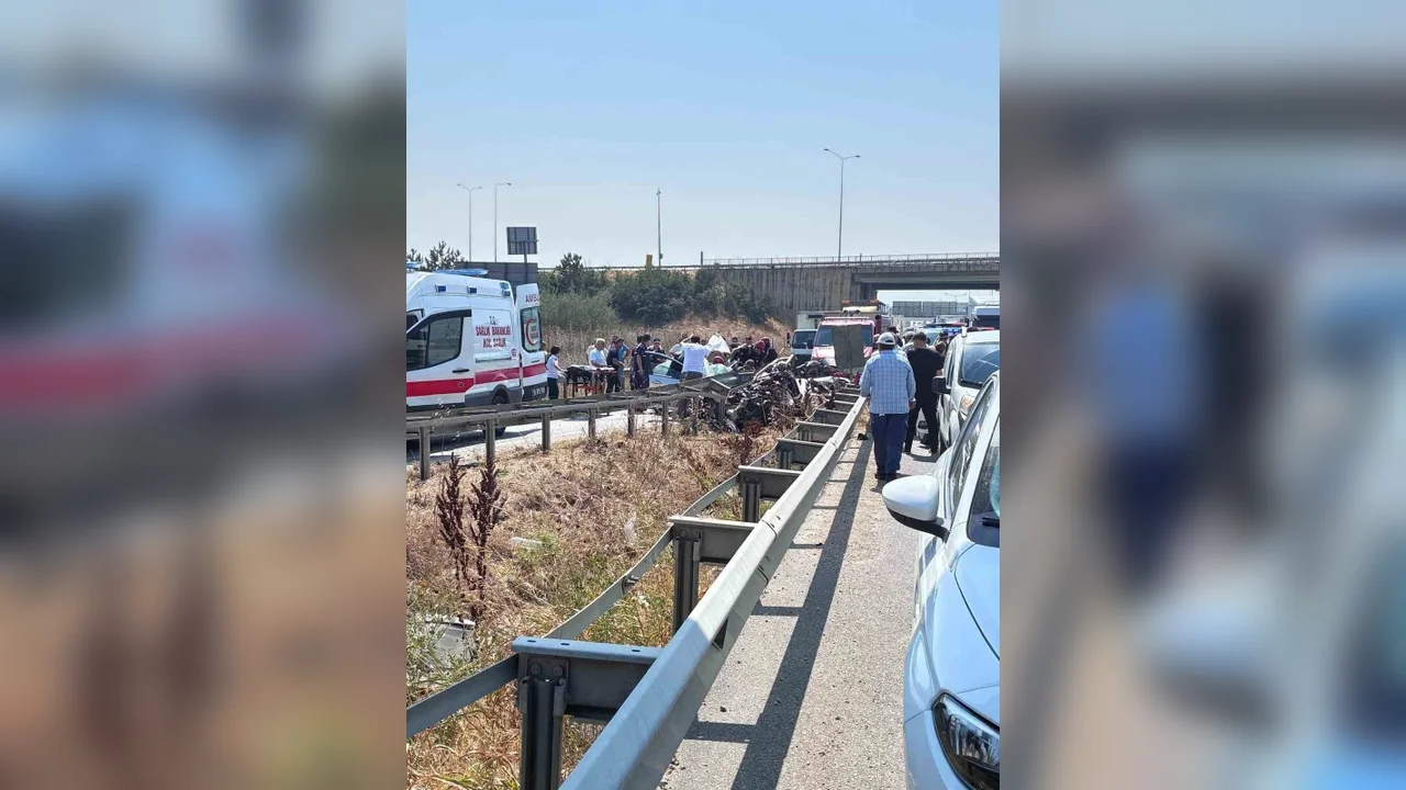 Bursa'da otomobil bariyere saplandı: 2 yaralı, sürücü ağır yaralı