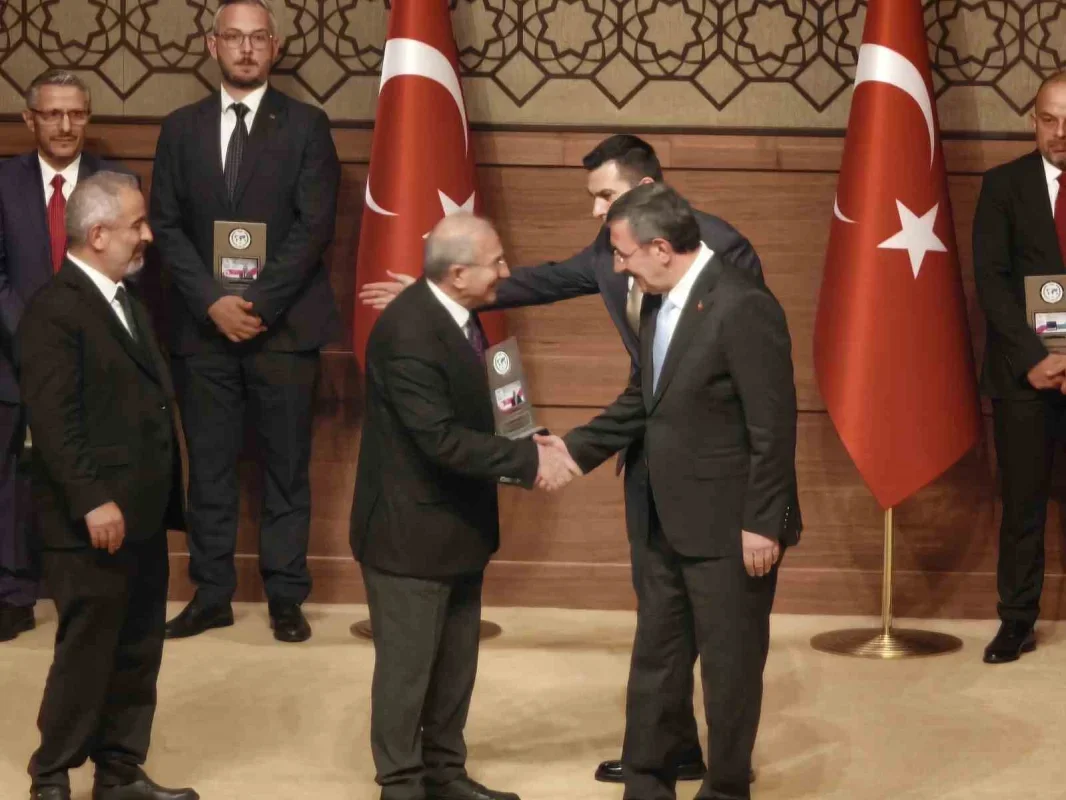 Cevdet Yılmaz: Soyadımız Türkiye Cumhuriyeti'dir