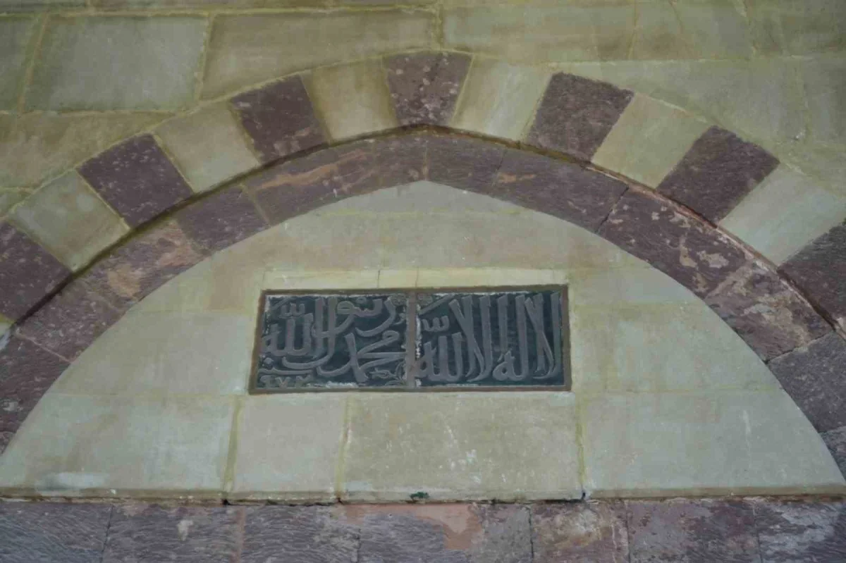 Osmaneli'deki Rüstem Paşa Camii 510 yıldır ayakta
