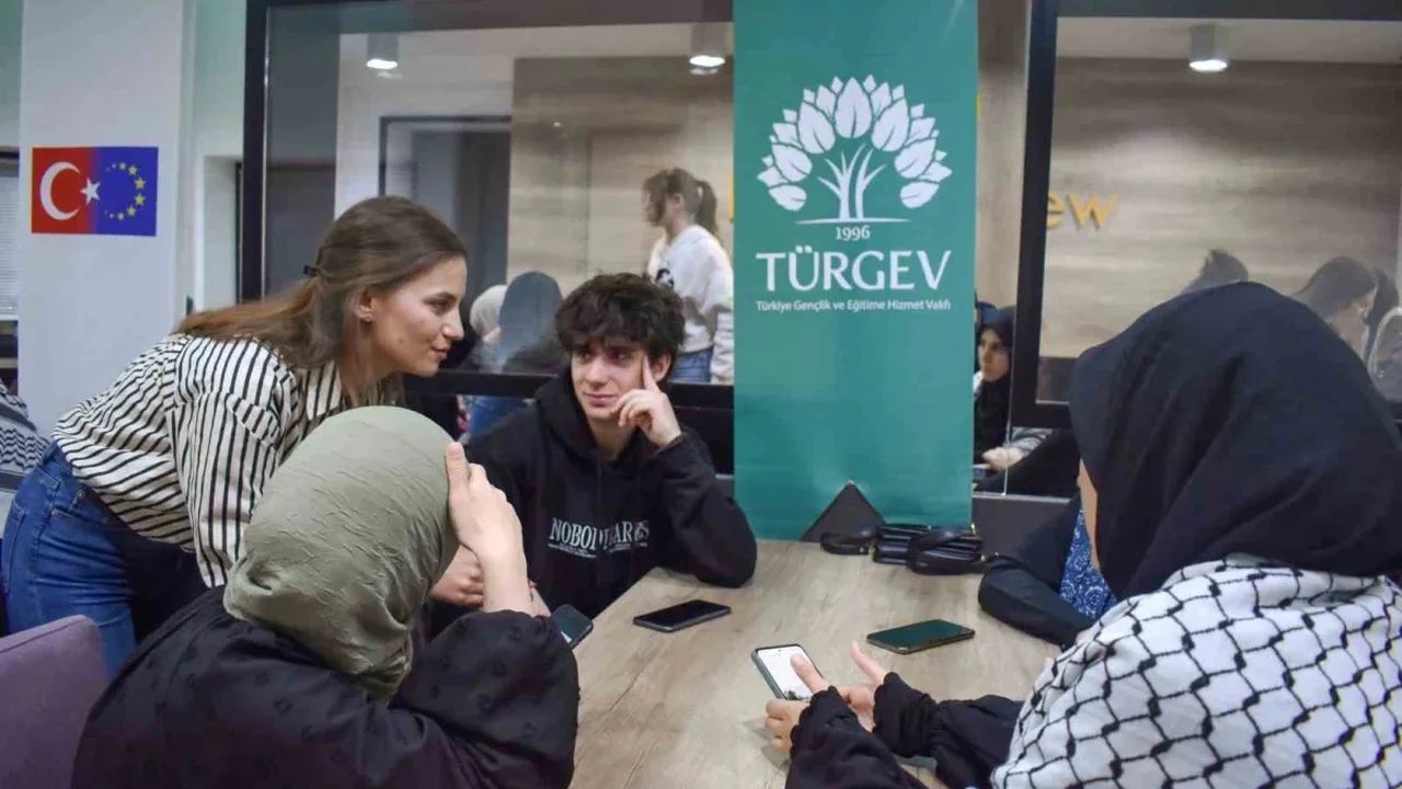 TÜRGEV, GENÇ-AĞ Projesi ile 3 ülkeden 49 genci İstanbul'da buluşturuyor