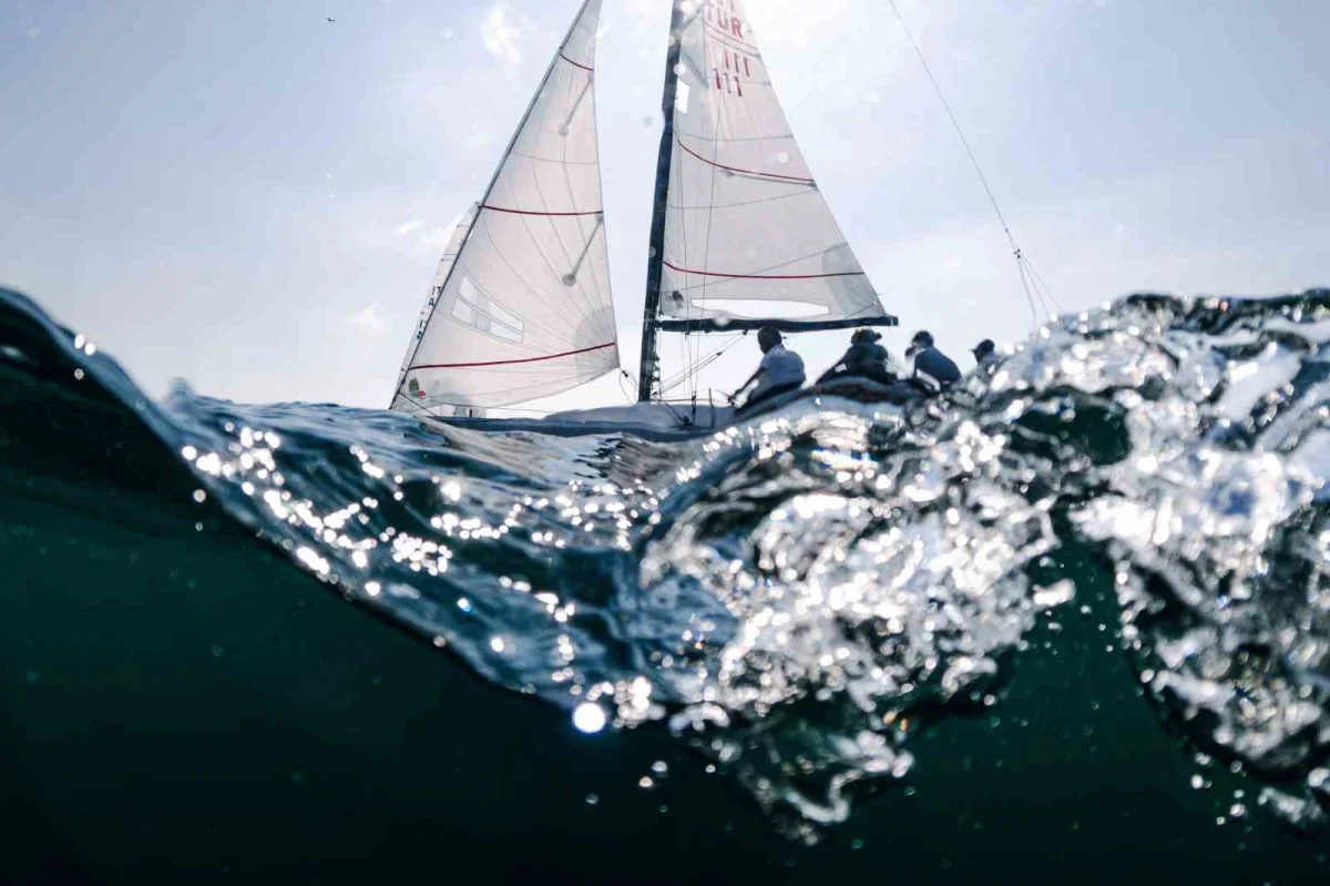 TAYK-Eker Olympos Regatta'da J70 ve genç yelkenciler yarıştı