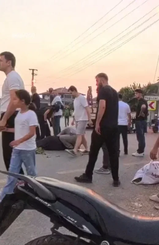 Akyazı'da 3 tekerlekli elektrikli bisiklet devrildi: 1 ağır yaralı
