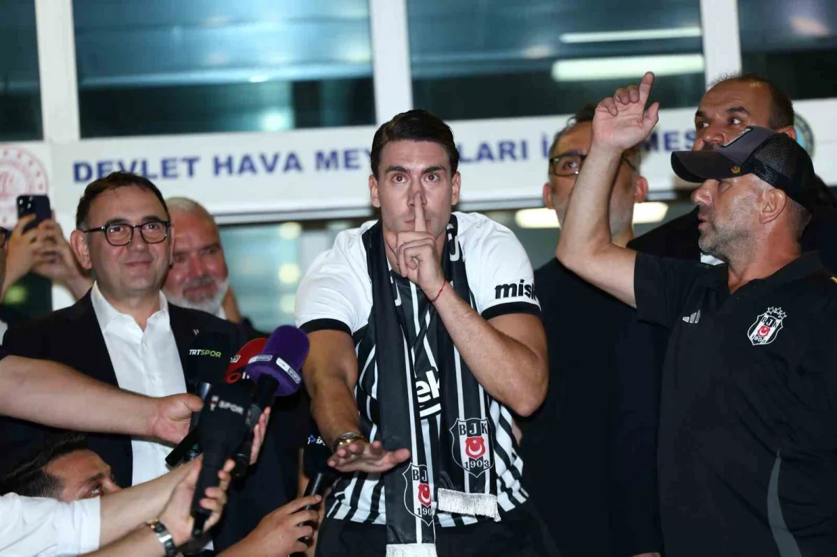 Beşiktaş'ın anlaştığı Dusan Vlahovic İstanbul'a geldi