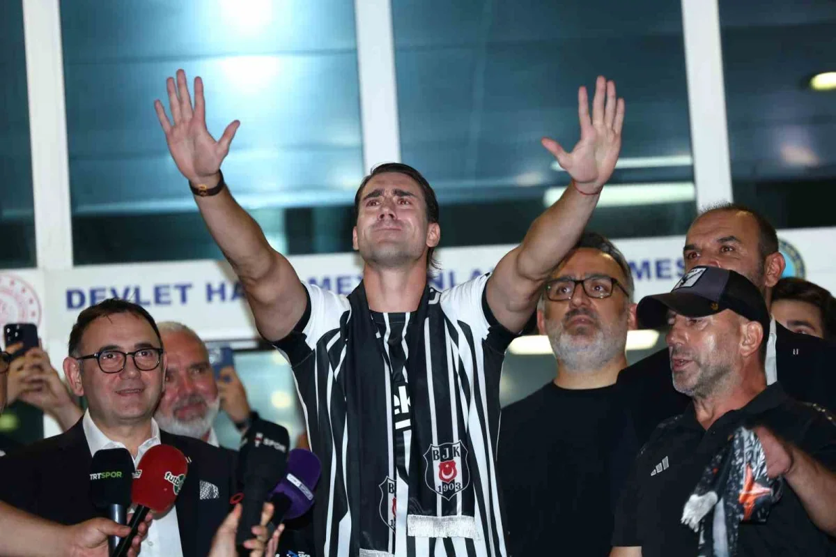 Beşiktaş'ın anlaştığı Dusan Vlahovic İstanbul'a geldi