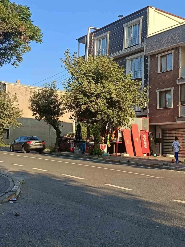 Kocaeli Darıca'da otomobilin çarptığı genç kız ağır yaralandı