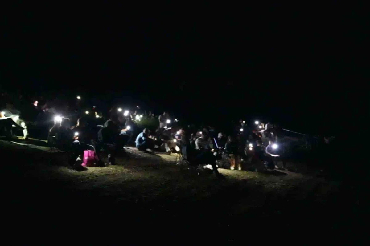 Perseid meteor yağmuru için binlerce kişi Yenişehir'e akın etti