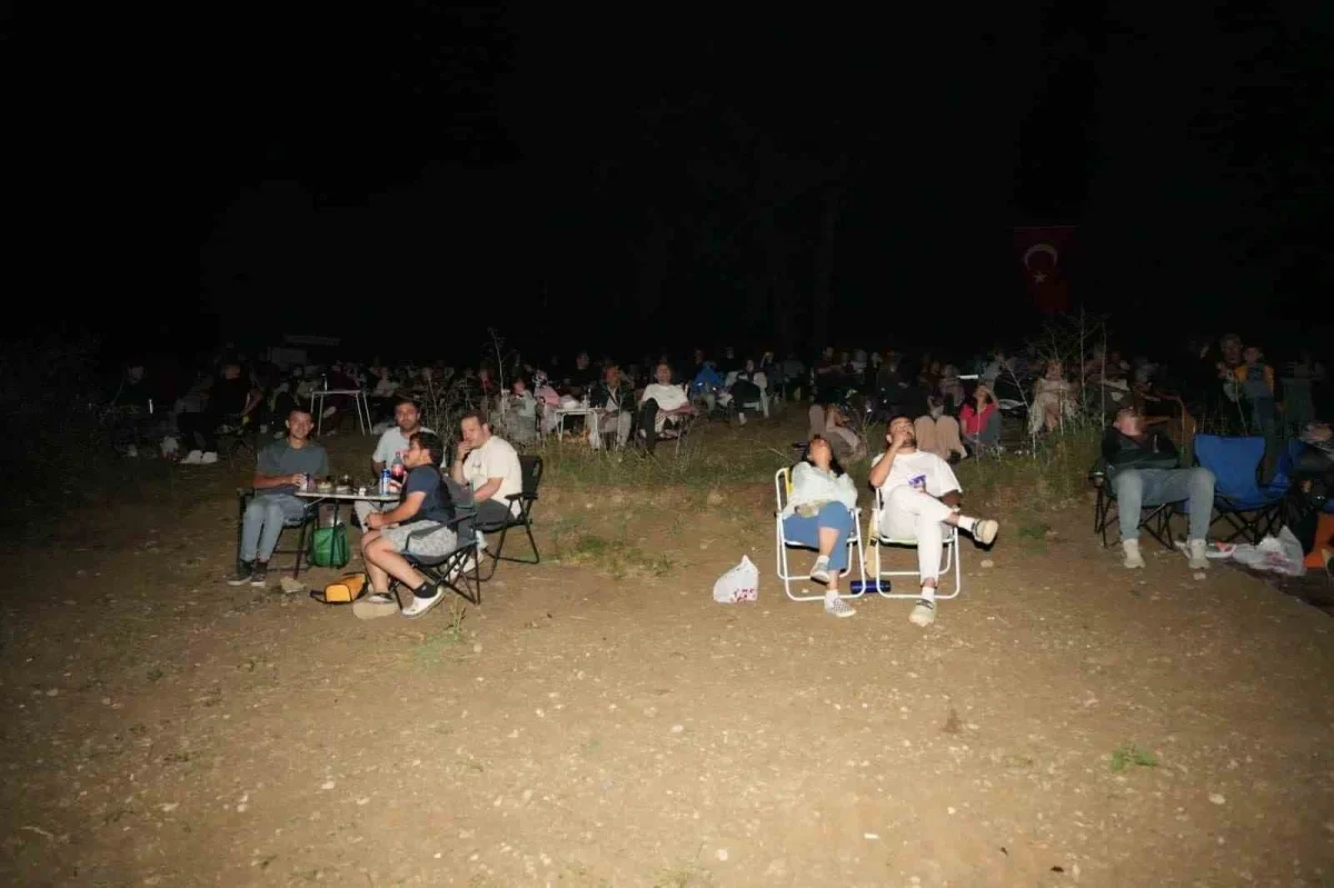 Perseid meteor yağmuru için binlerce kişi Yenişehir'e akın etti