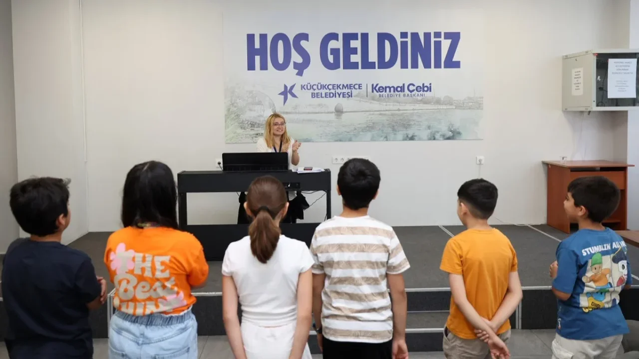 Küçükçekmece Müzik Akademisi 101 öğrenciyle mahallelere gitti