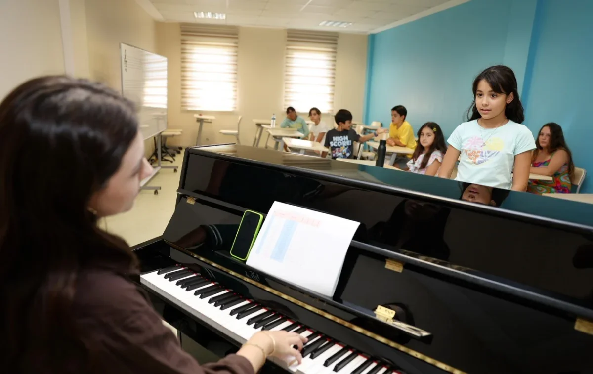 Küçükçekmece Müzik Akademisi 101 öğrenciyle mahallelere gitti