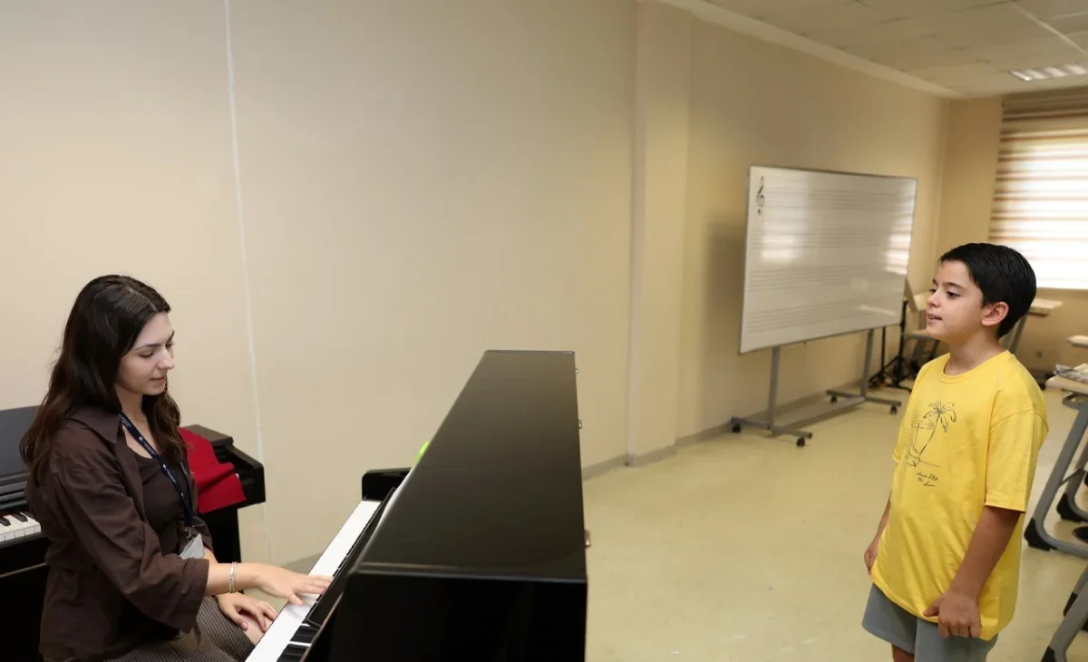 Küçükçekmece Müzik Akademisi 101 öğrenciyle mahallelere gitti