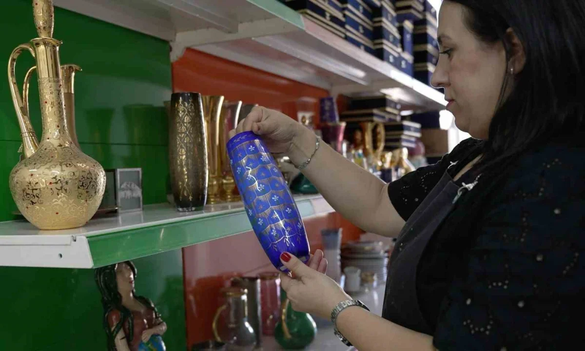 Bursa'da Cam Atölyesi'nde geleneksel sanat eserleri üretiliyor