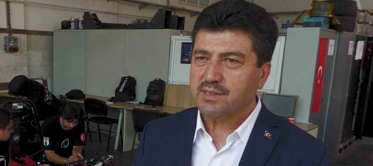 SUBÜ'nün yerli elektrikli yarış aracı Polonya'da piste çıkıyor