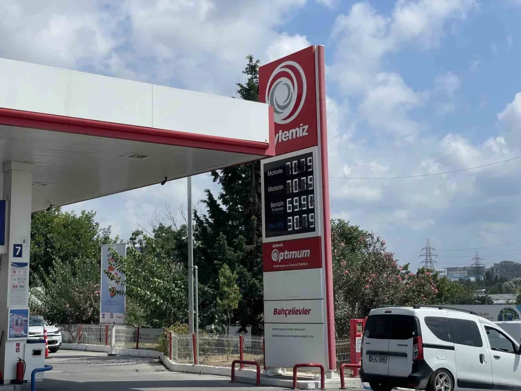 Motorin litre fiyatında 9 lirayı aşan indirim geldi