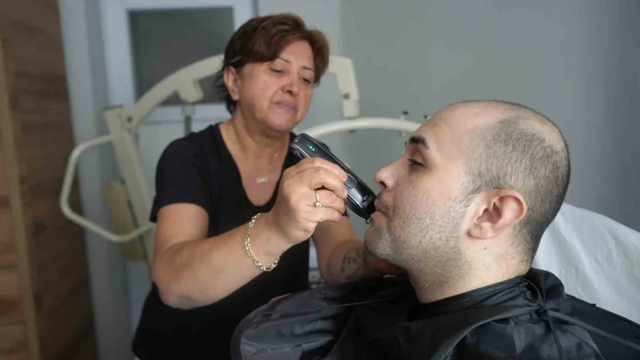 Kocaeli'de felçli Kubilay Cankurt cihaz onayı bekliyor