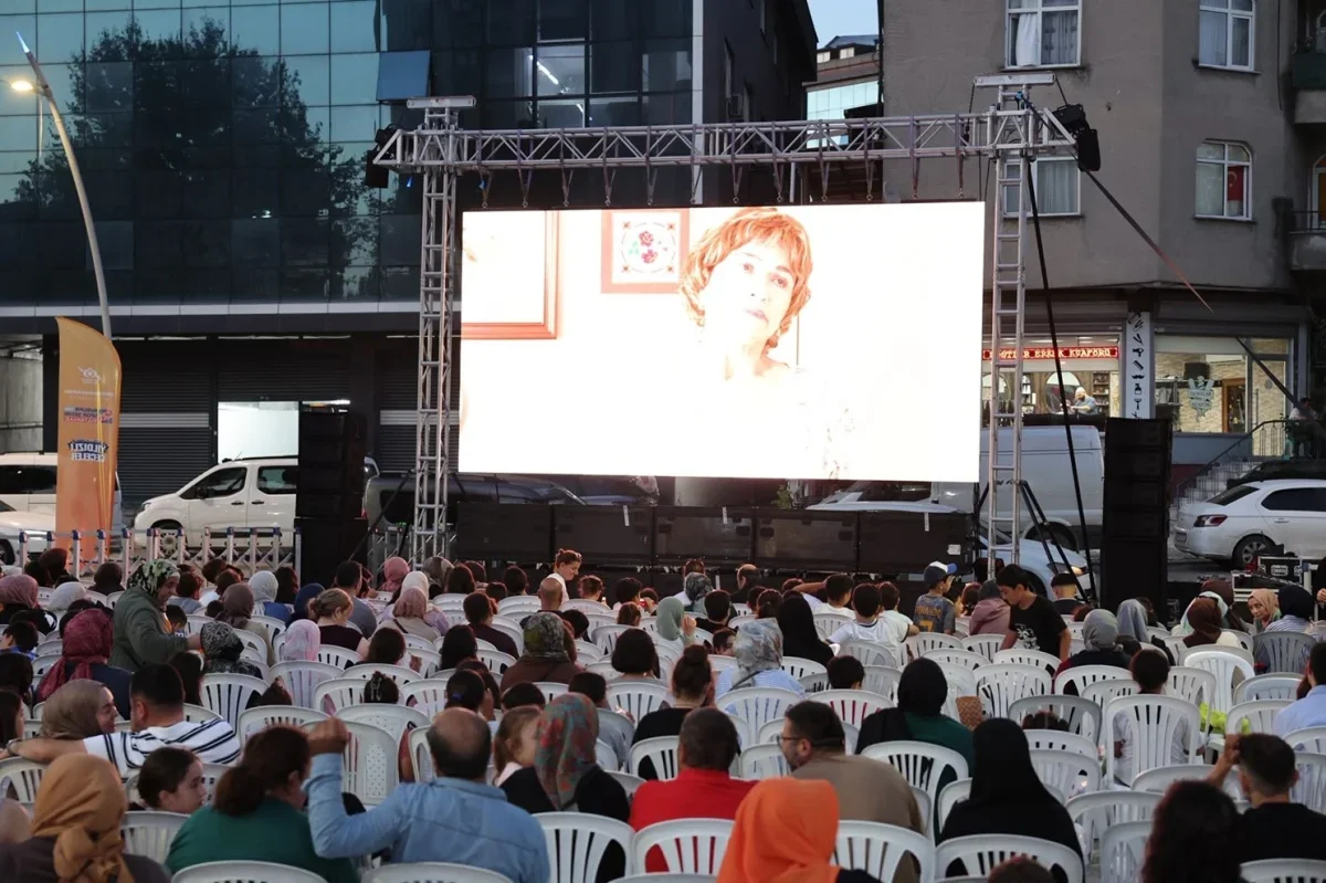 Sultangazi'de Yıldızlı Geceler etkinliğine yoğun ilgi