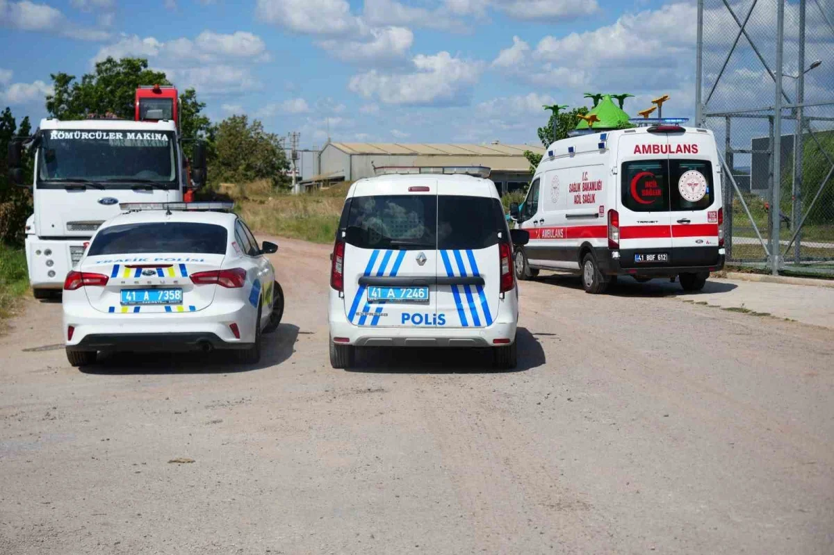 Kocaeli Başiskele'de doğal gaz borusu delindi, gaz havaya yükseldi