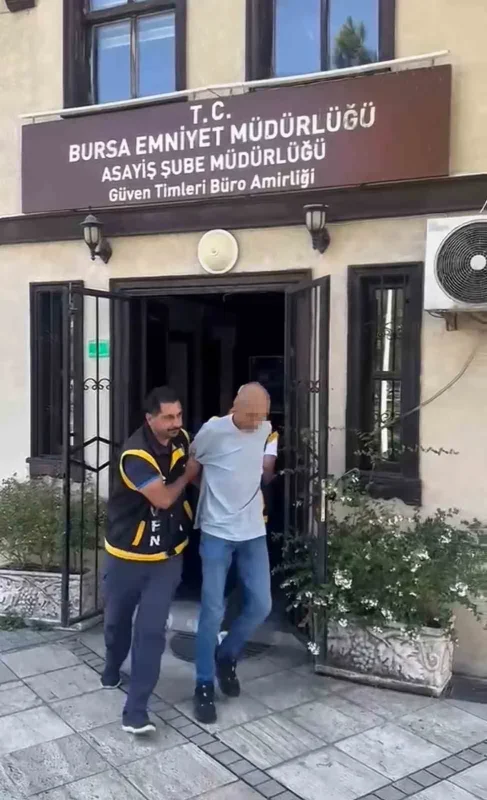 Bursa'da firari A.T. saçını kazıttı ama polis dosyadan tanıdı