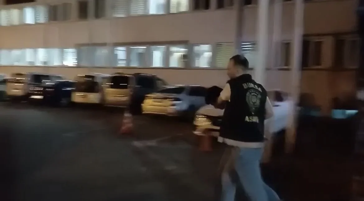 Sahte bankacı U.K. Bursa'da ormanlık alanda yakalandı
