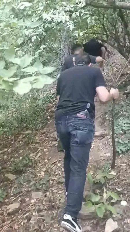 Sahte bankacı U.K. Bursa'da ormanlık alanda yakalandı
