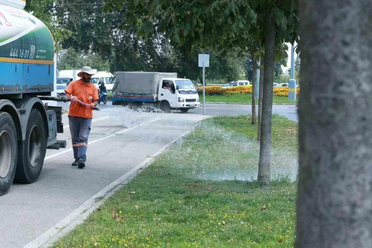 Osmangazi Belediyesi 58 noktada yeşil alanları suluyor