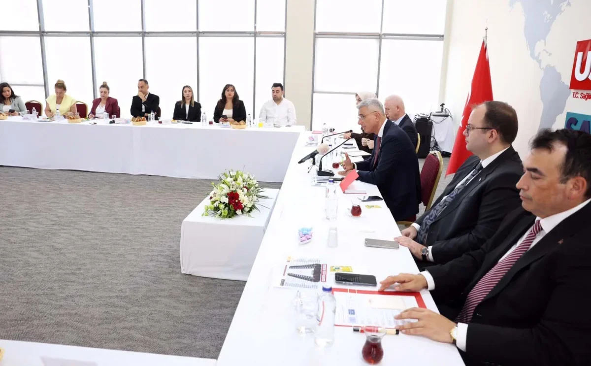 Memişoğlu: Türkiye'nin ihtiyaç duyduğu ilaç ve cihazları üreteceğiz