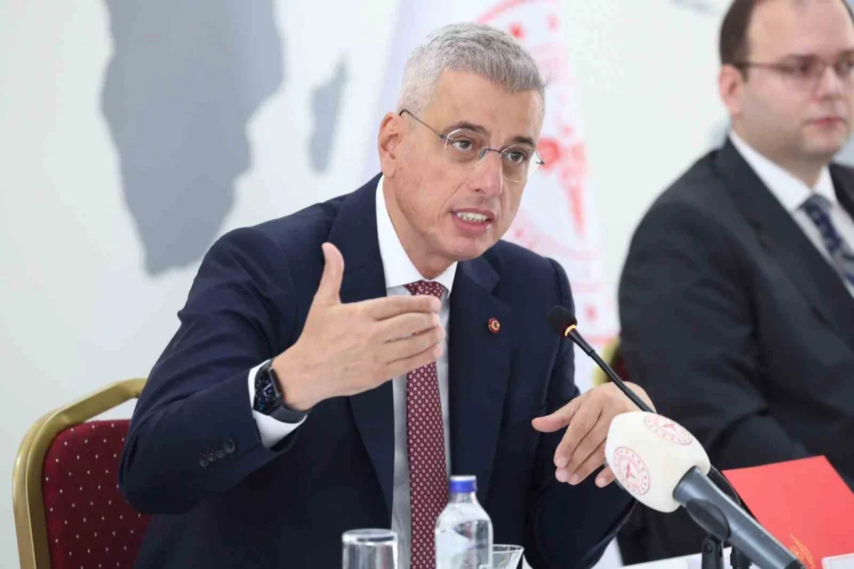 Memişoğlu: Türkiye'nin ihtiyaç duyduğu ilaç ve cihazları üreteceğiz