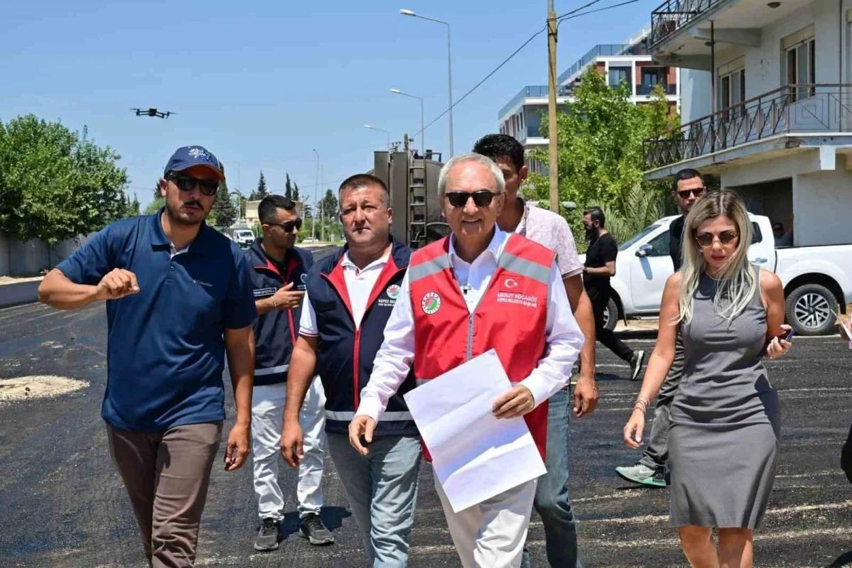Altınova'da 4 mahalleyi bağlayan Şelale Caddesi'ne asfalt