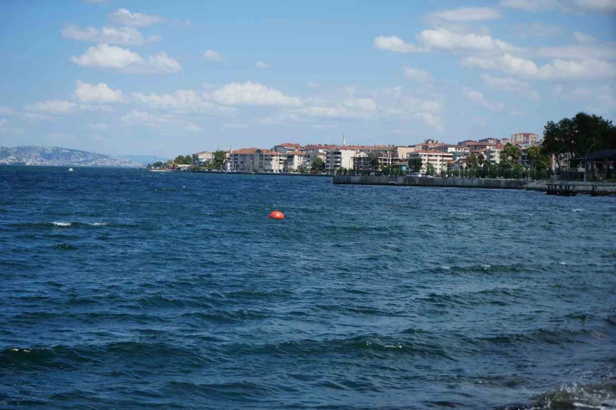 17 Ağustos depreminde su altında kalan batık şehir görüntülendi
