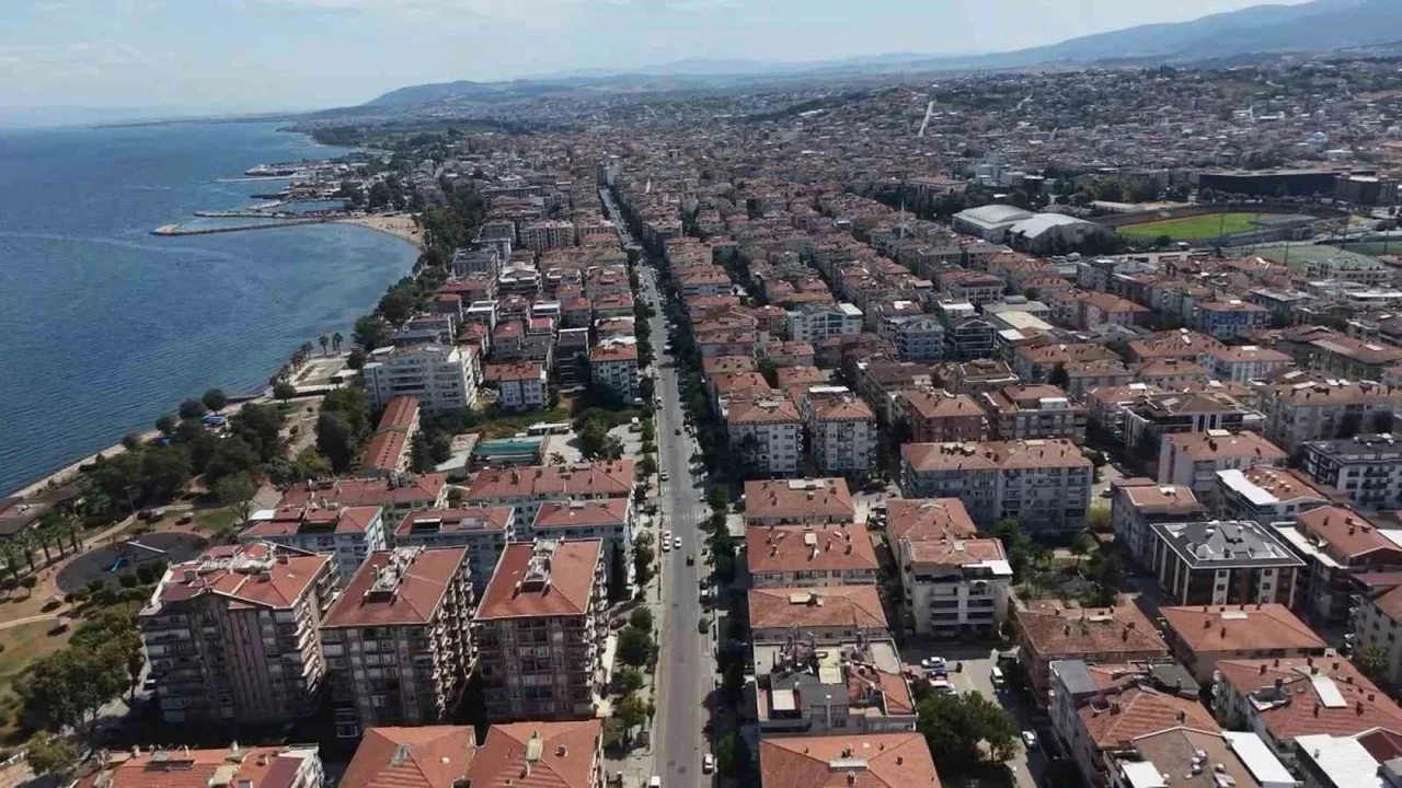 Marmara Depremi'ni yaşayan gönüllüler şimdi eğitim veriyor