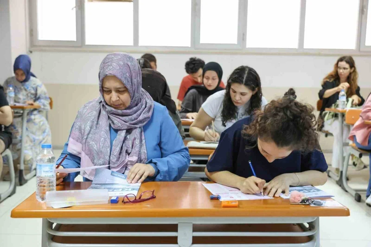 Bursa Büyükşehir'den memur adaylarına ücretsiz KPSS provası