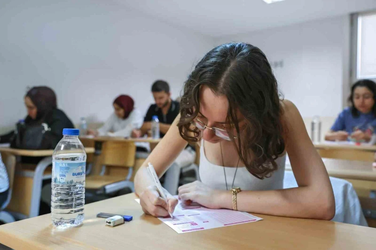 Bursa Büyükşehir'den memur adaylarına ücretsiz KPSS provası