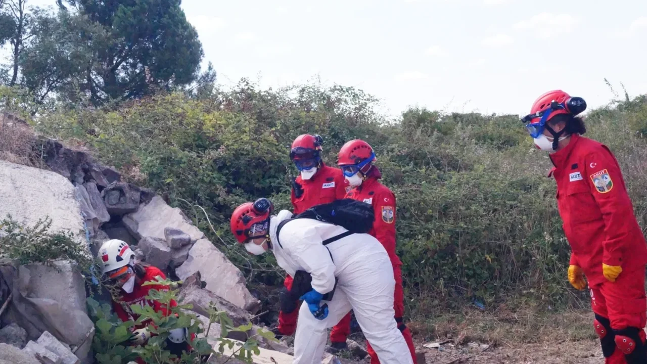Kocaeli'de 36 Saatlik AKUT Kentsel Arama Kurtarma Tatbikatı