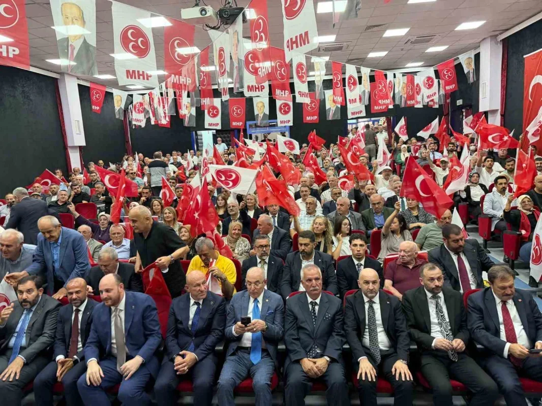 MHP Yalova Kongresi'nde Mustafa Deviren yeniden başkan seçildi
