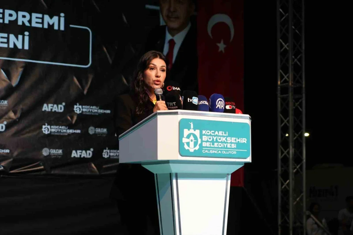 17 Ağustos depremi Gölcük'te 27 yıl sonra anıldı