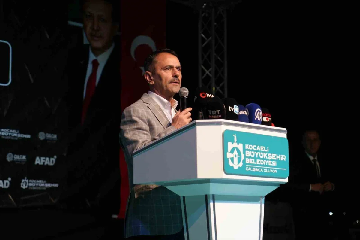 17 Ağustos depremi Gölcük'te 27 yıl sonra anıldı