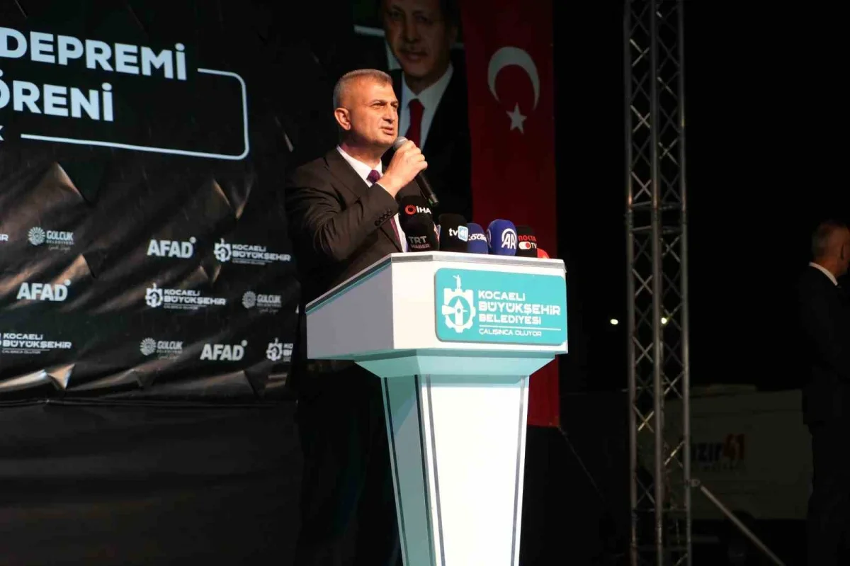 17 Ağustos depremi Gölcük'te 27 yıl sonra anıldı