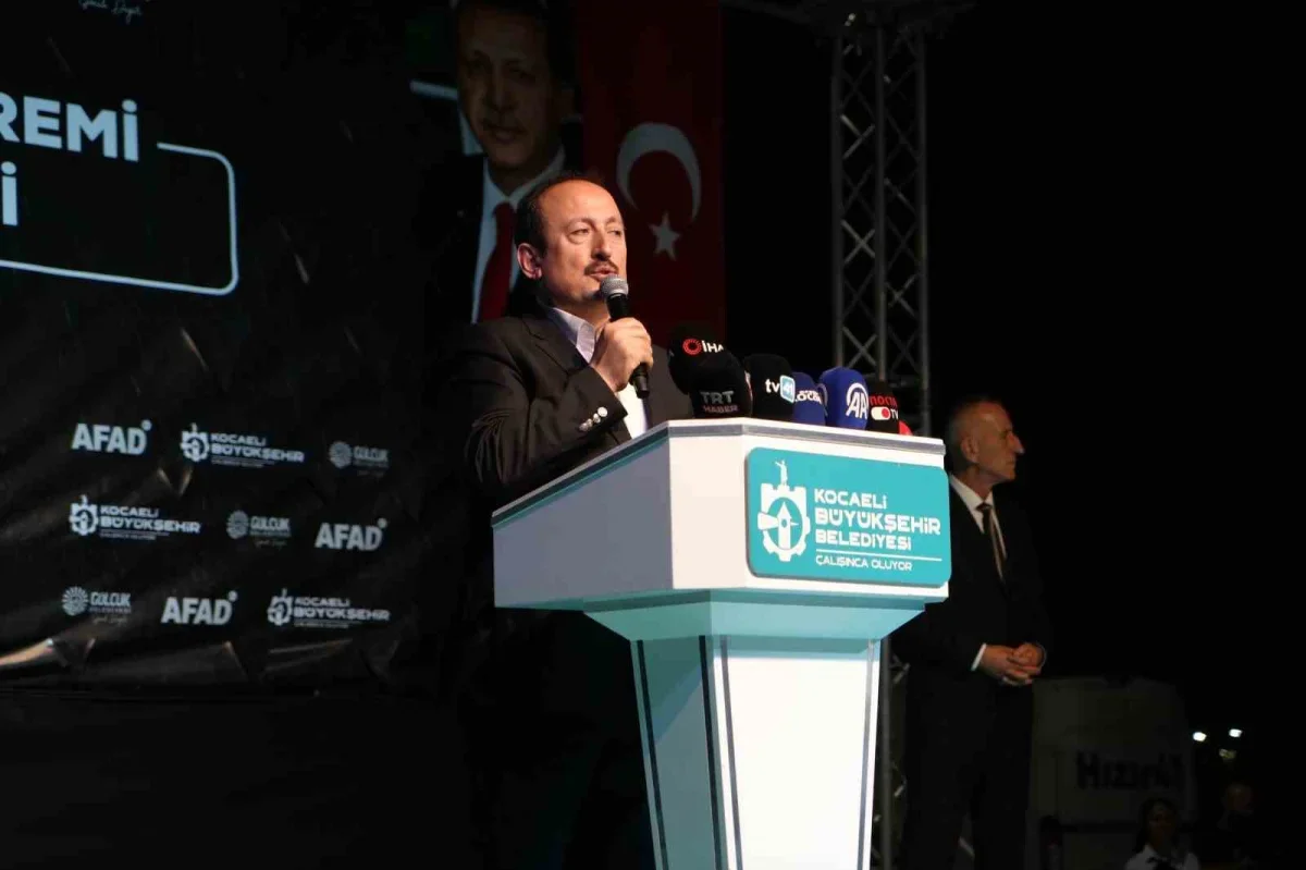 17 Ağustos depremi Gölcük'te 27 yıl sonra anıldı